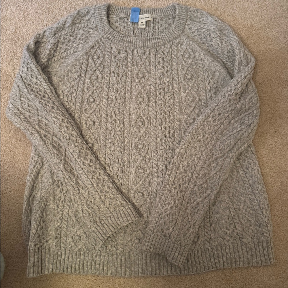 White + Warren Women’s Light Gray Cable Knit Sweater